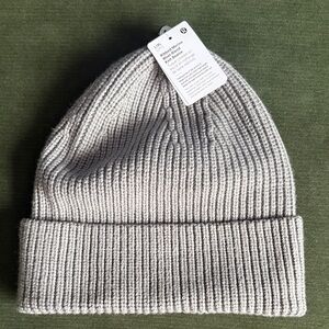 Lululemon Athletica Light Gray Knit Beanie